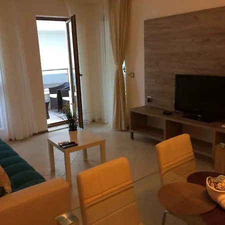 By The Cliffs Apartament *