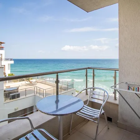 Apartment By The Cliffs